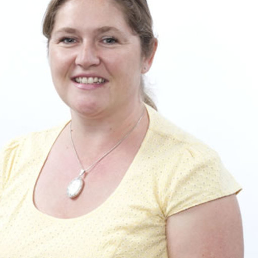 Headshot photo of Dr Natalie Cook